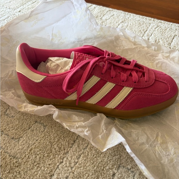 Adidas Gazelle Indoor W Pink Suede Sneakers with White Stripes - Picture 2 of 7